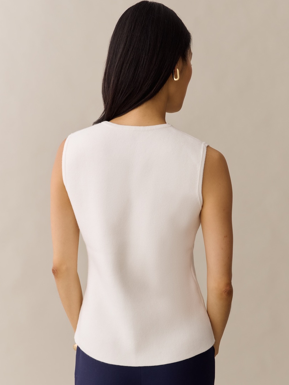 Few Moda Rienne Cream Sleeveless V-Neck White Knit Top NWT Sz Med - Picture 3 of 9